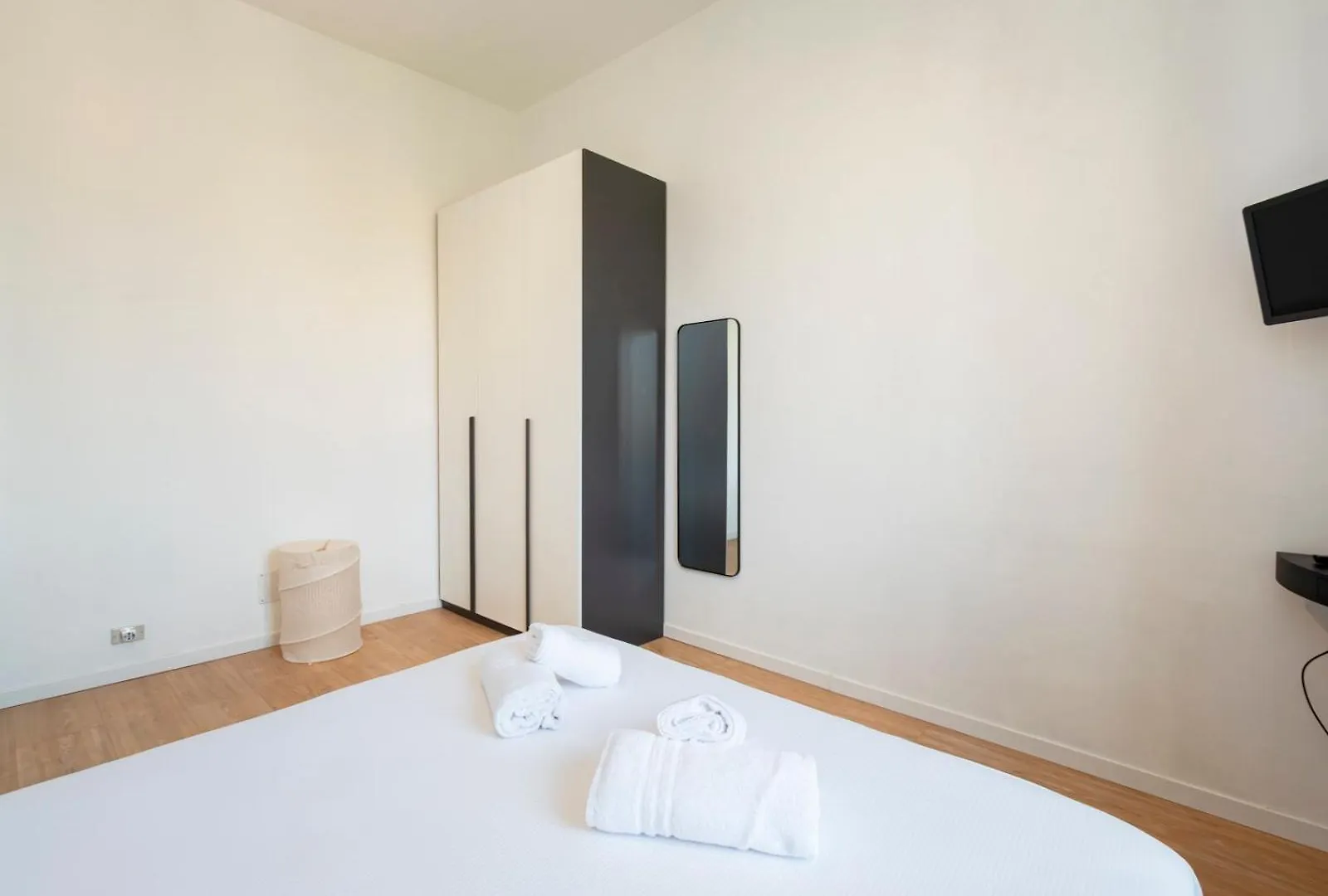 Luxury Apartment - Umbria 35 ミラノ 0*,
